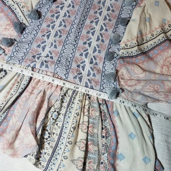 AE Quilt Pastel Embroidered Bell Sleeve Peasant Boho Top XXS Festival Hippie - Picture 6 of 9